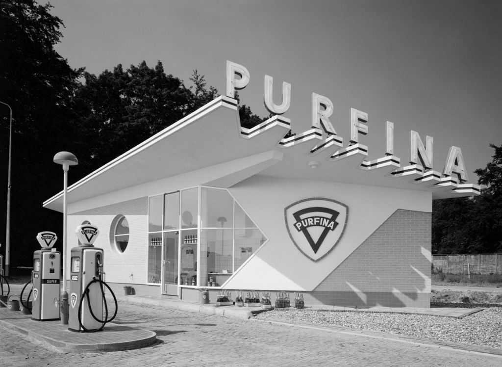 PetrolStation_Modern