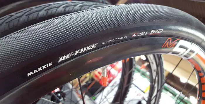 maxxis re fuse 32 tubeless
