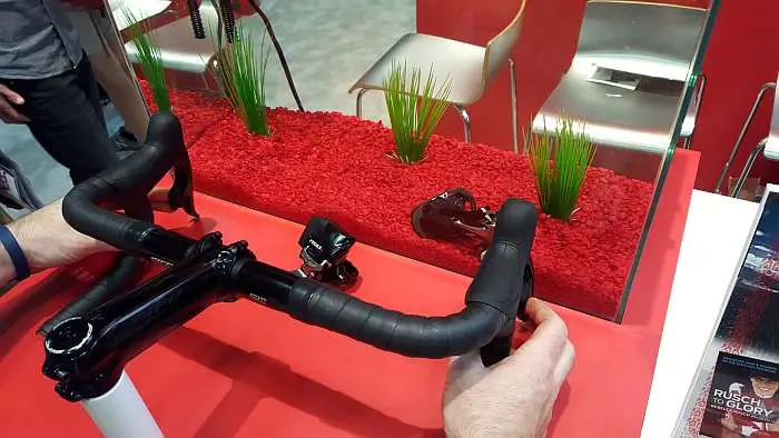 SRAM RED ETap Fish Tank Test!