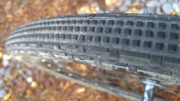 Close-up of the Panaracer Gravelking SK's tread pattern.