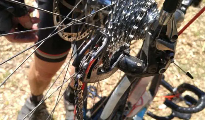 Knackered derailleur.