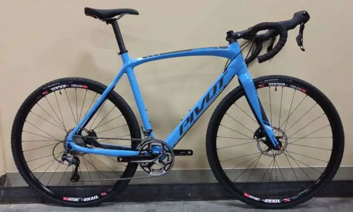 pivot gravel bike