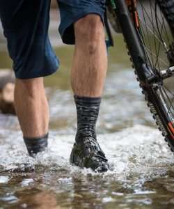 showers pass crosspoint gloves and socks