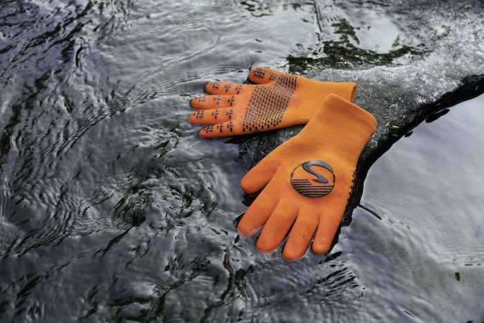 showers pass crosspoint gloves and socks