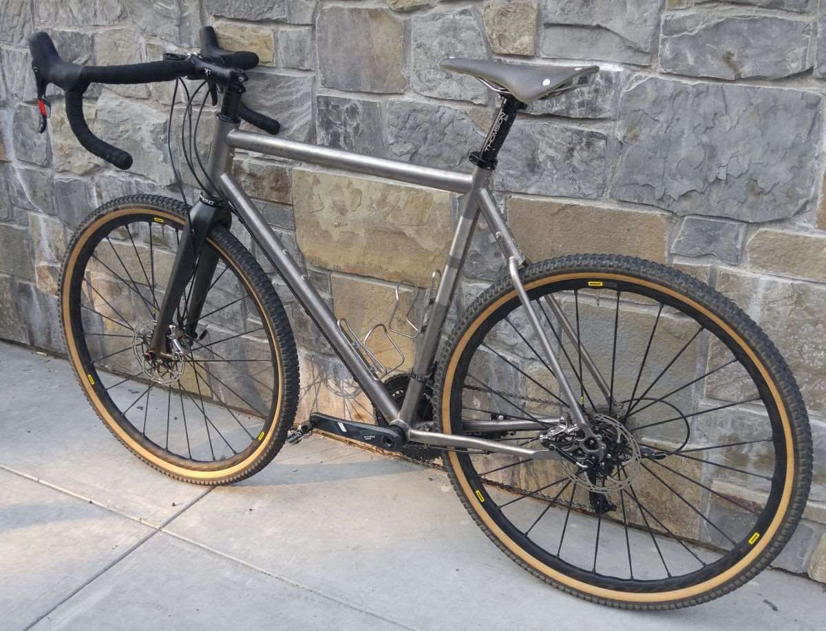 gravel bike titanium