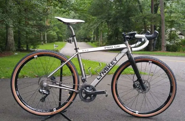 650b x 42