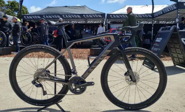 canyon grail gravel bike with hover system
