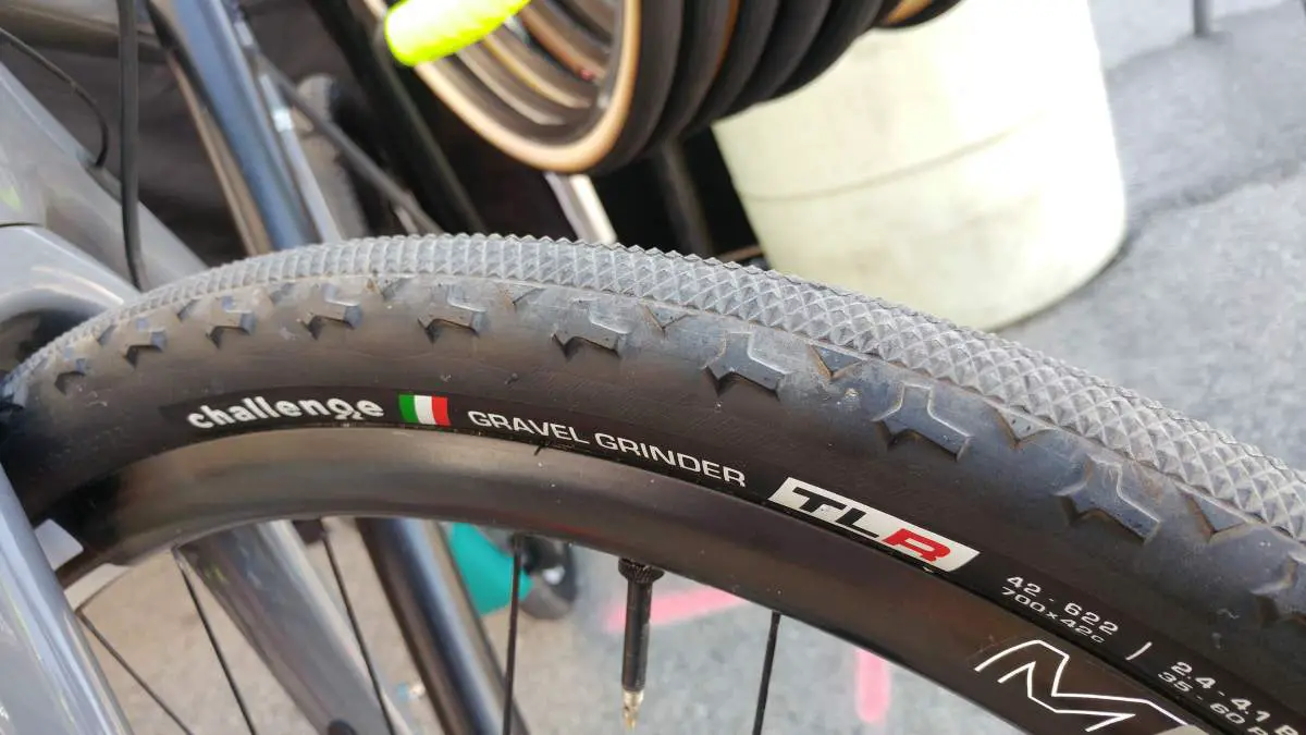 38mm gravel tires