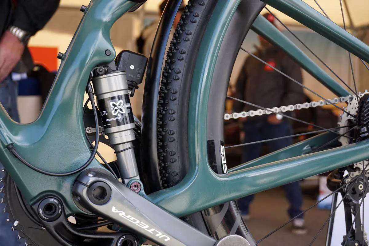 specialized gravel bike suspension