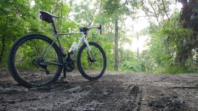 hutchinson overide tire review