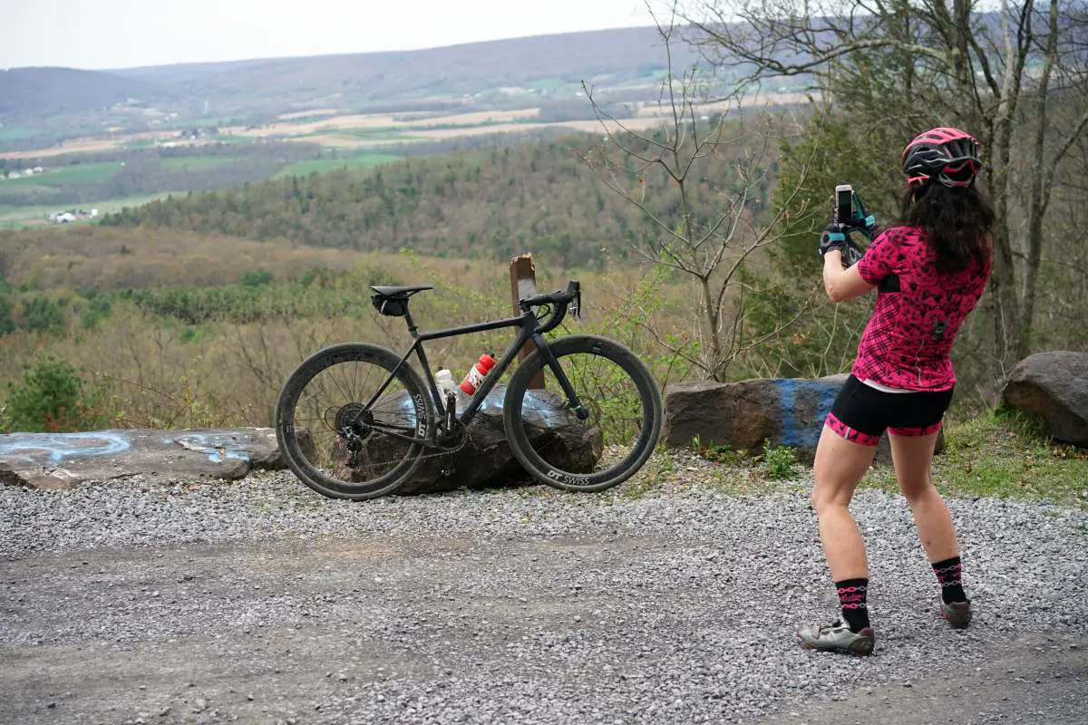 selene snapping her open u.p.p.e.r. photo by peter bakken.