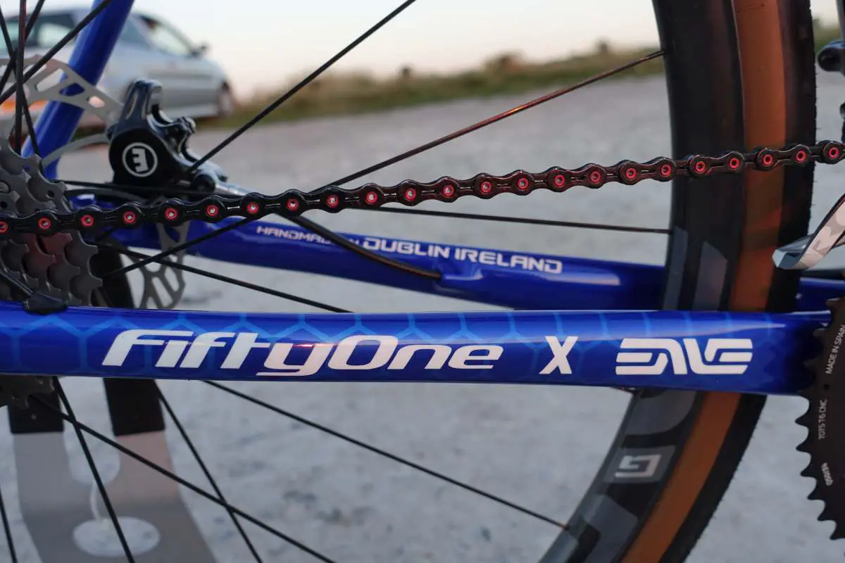 gravel bike magazine
