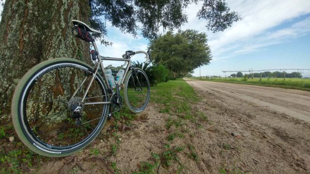 panaracer gravelking colored tires