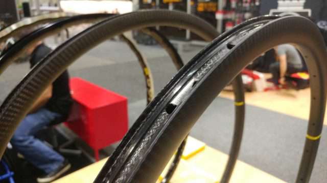 mavic carbon gravel wheels