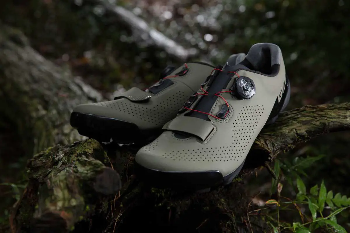 Giant launches expanded line of OffRoad Footwear