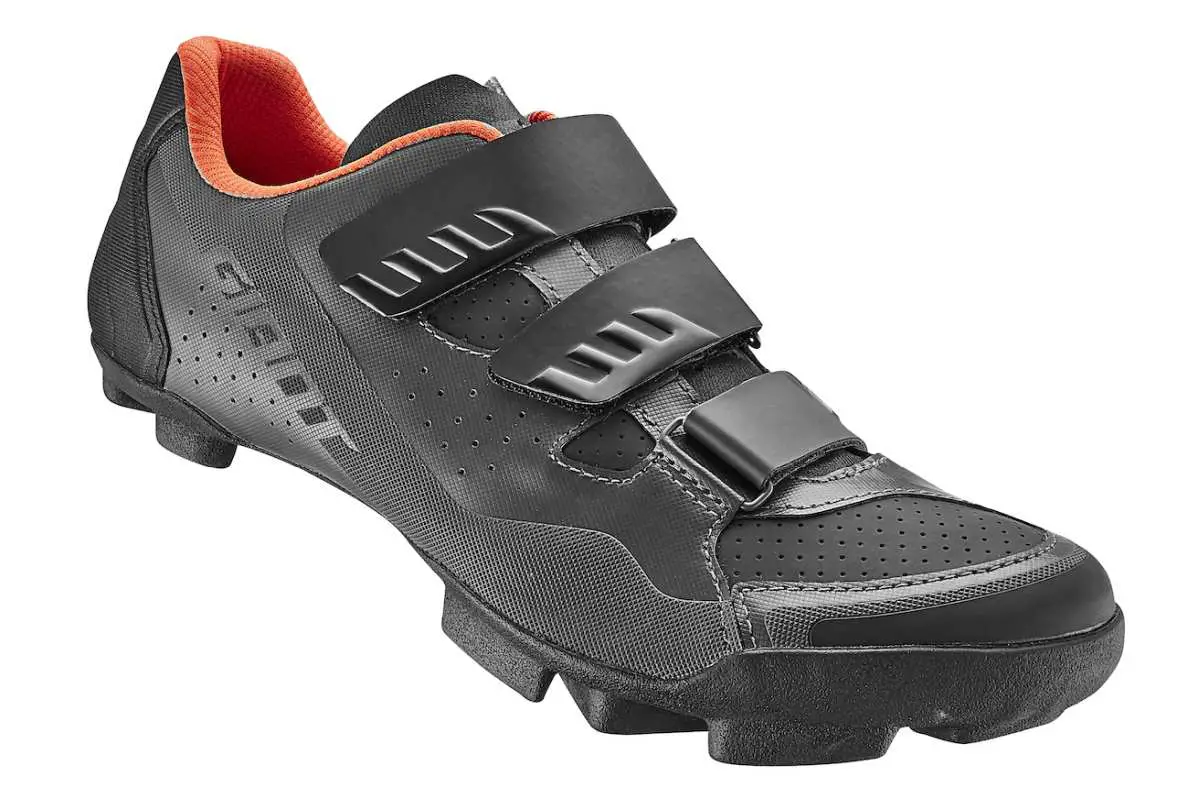 giant bike shoes