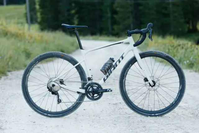 giant revolt alloy 2020 gravel bike