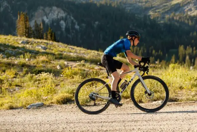 giant revolt alloy 2020 gravel bike
