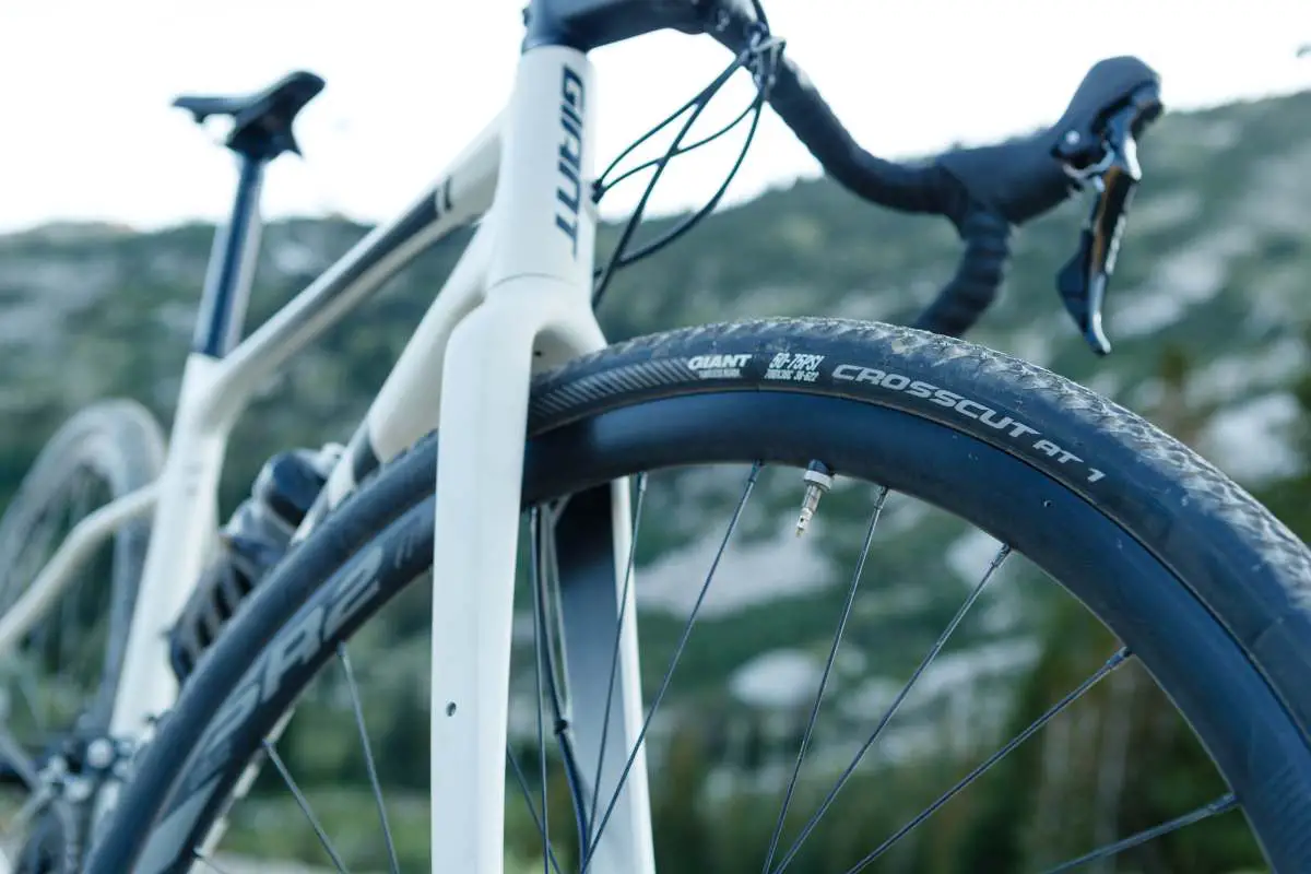 A New Gravel Crusher The Alloy Giant Revolt Gravel Riding