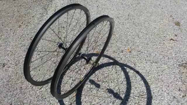 fse carbon g28 32x gravel wheels