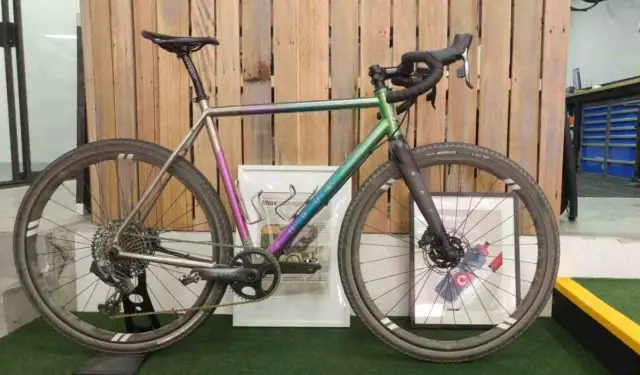 inside curve cycling Australia tour