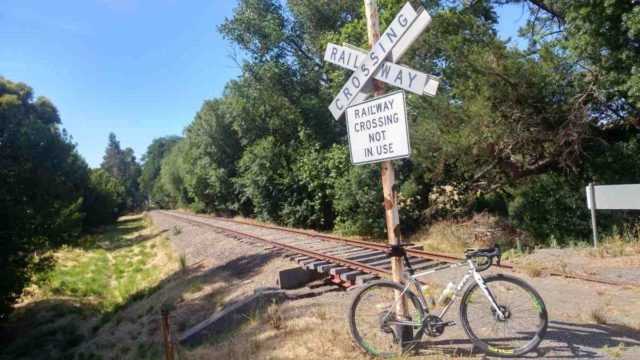 gravel cycling in australia