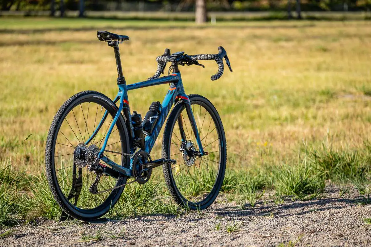 pivot gravel bike