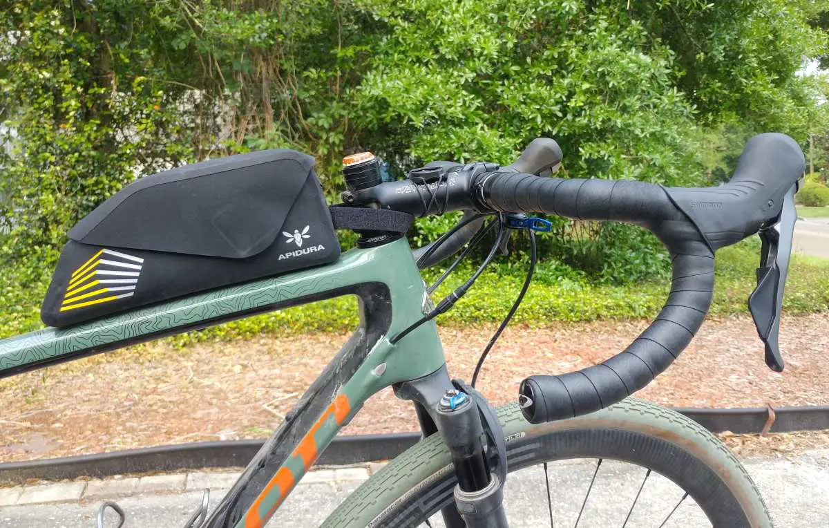 Review Apidura Racing BoltOn Top Tube Pack 1 Liter  Works on Older  Bikes too  Gravel Cyclist The Gravel Cycling Experience