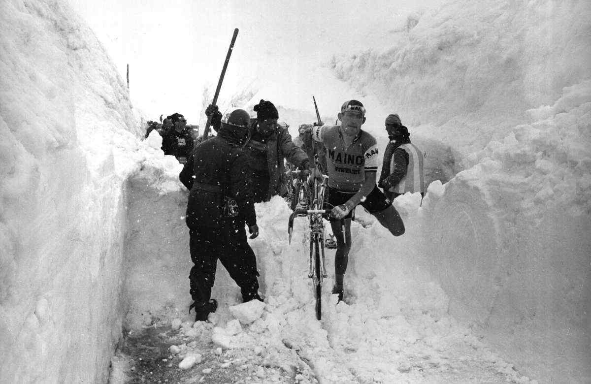 stelvio pass gravel cycling