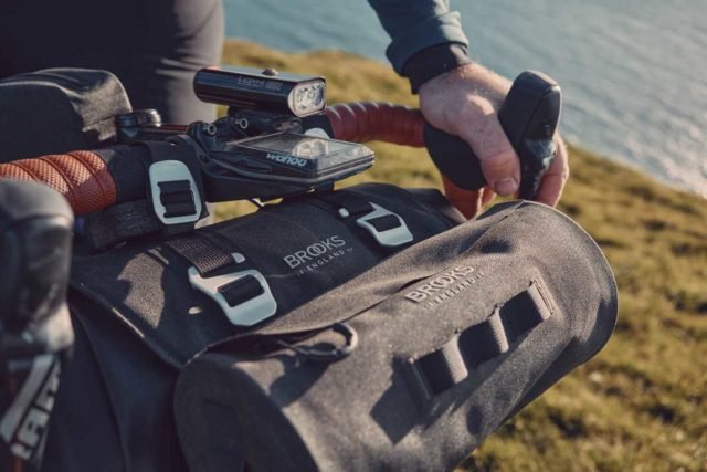 brooks scape travel bags