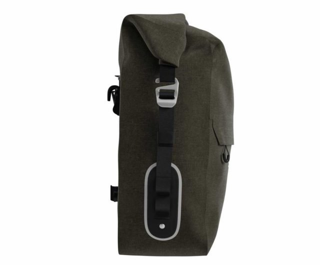 brooks scape travel bags