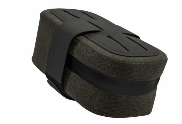 brooks scape travel bags