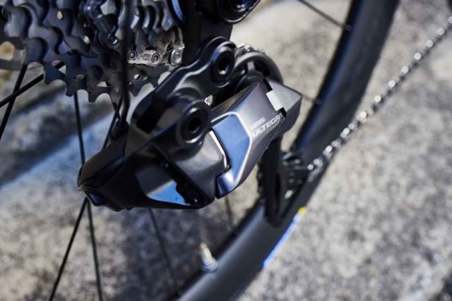shimano ultegra r8100 di2 review