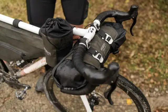 Brooks England Scape Feed Pouch review