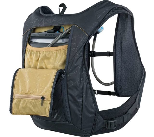 evoc hydro pro hydration pack review