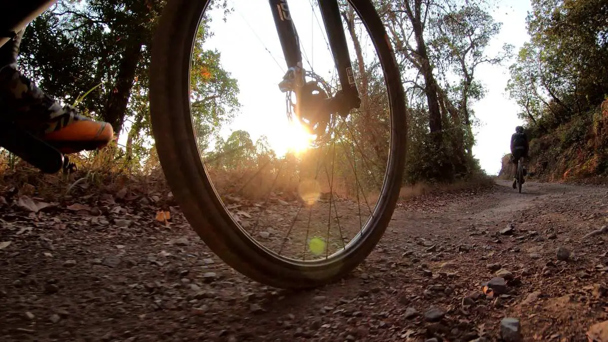 IRC Boken Gravel Bike Tire Review "Mega Grip for Serious Extreme Gravel Riding"?? Gravel