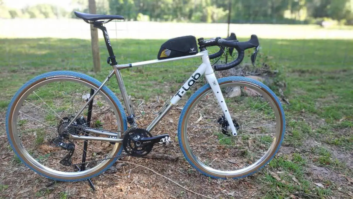 Panaracer's 2022 Limited Edition Gravelkings Ginger & Astral Blue