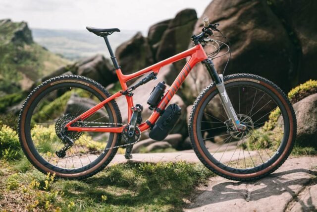 Tailfin V-Mount Packs review