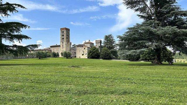 trek travel tuscany gravel trip