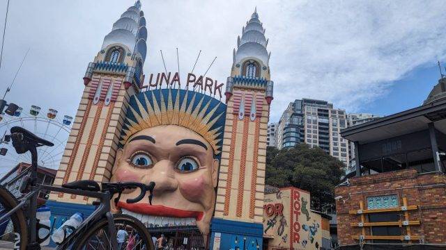 explore sydney australia on a bicycle