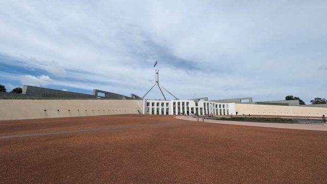 bicycle tour of canberra