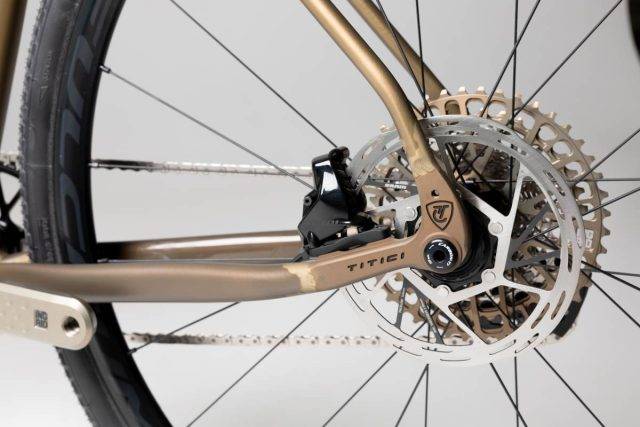 Titici Alloi review