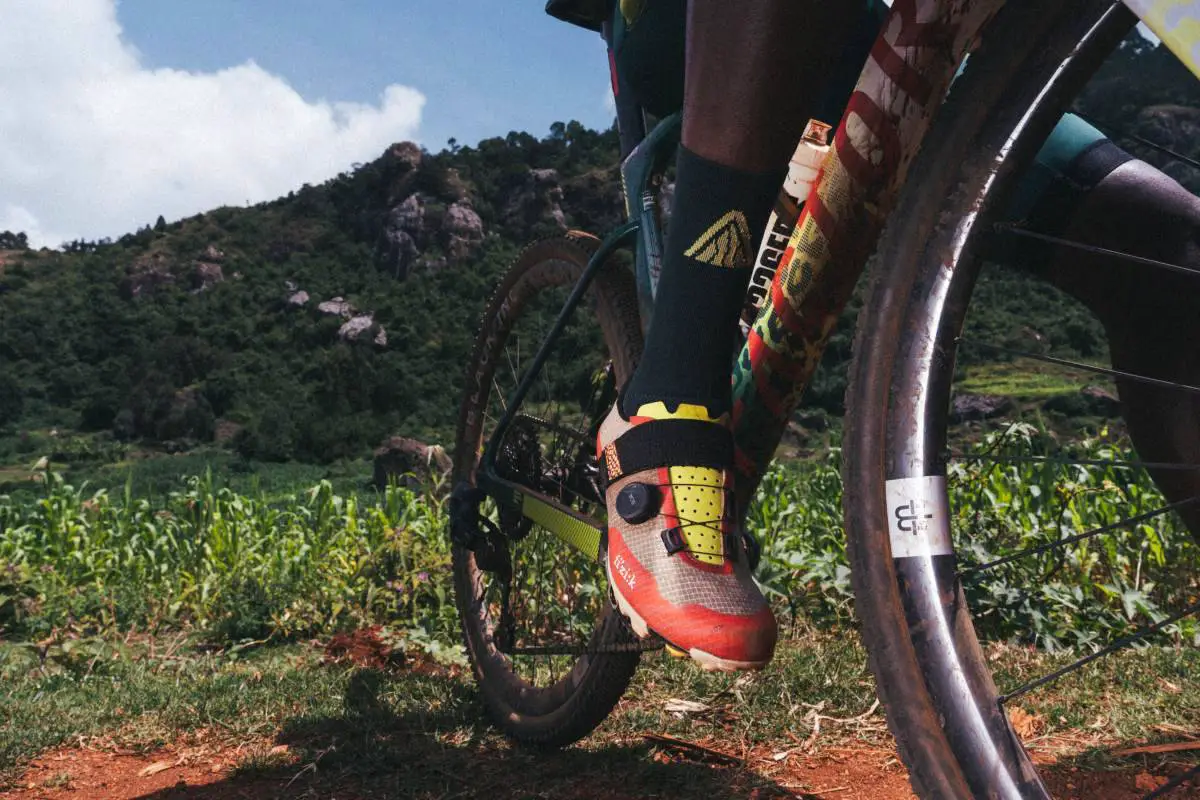 Fizik Limited-Edition Off-Road Shoes: 