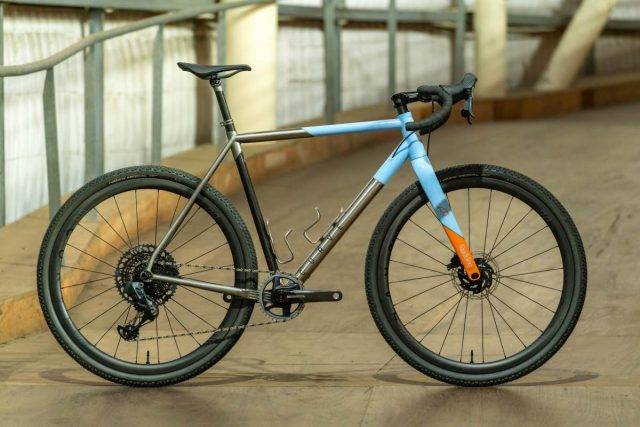 made australia show curve cycling