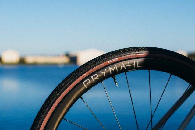 hutchinson caracal tire review