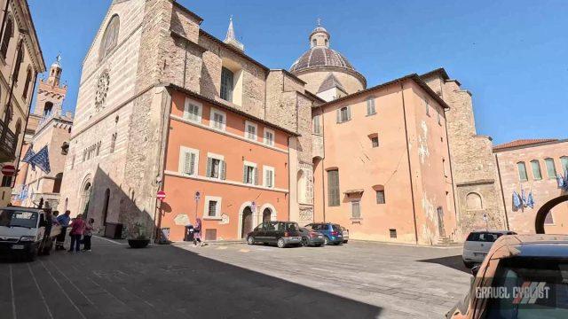 gravel cycling in perugia umbria