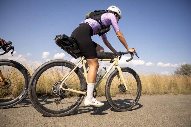 Apidura Expedition Series Long Top Tube Pack review